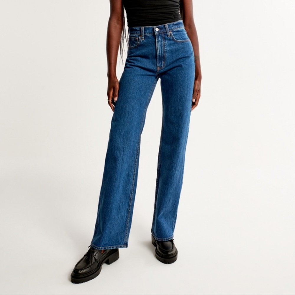 A&F High Rise 90s Relaxed Jeans in Dark